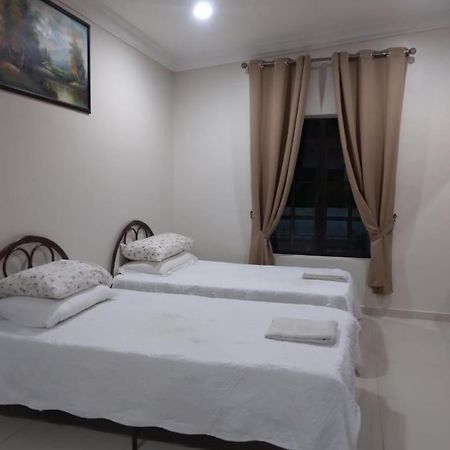 Yasmeen Studio Roomstay Kijal - Room 1 - For Two Person Islam Guest Only Екстер'єр фото